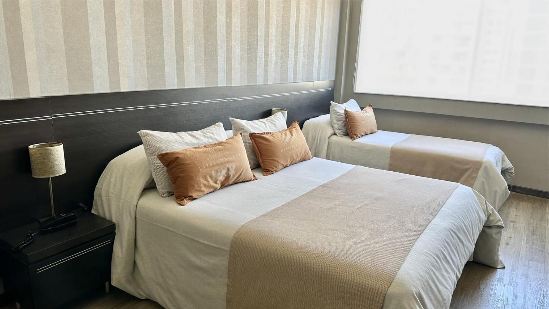 Sarum Hotel Design Triple - 3 Single Beds 2