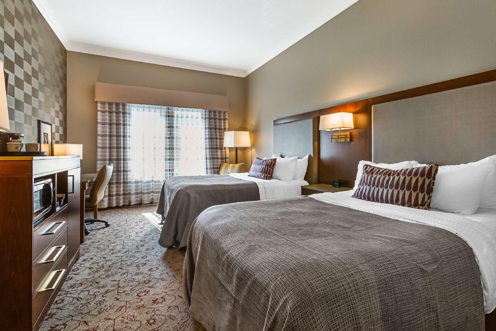 2 queen beds, nonsmoking