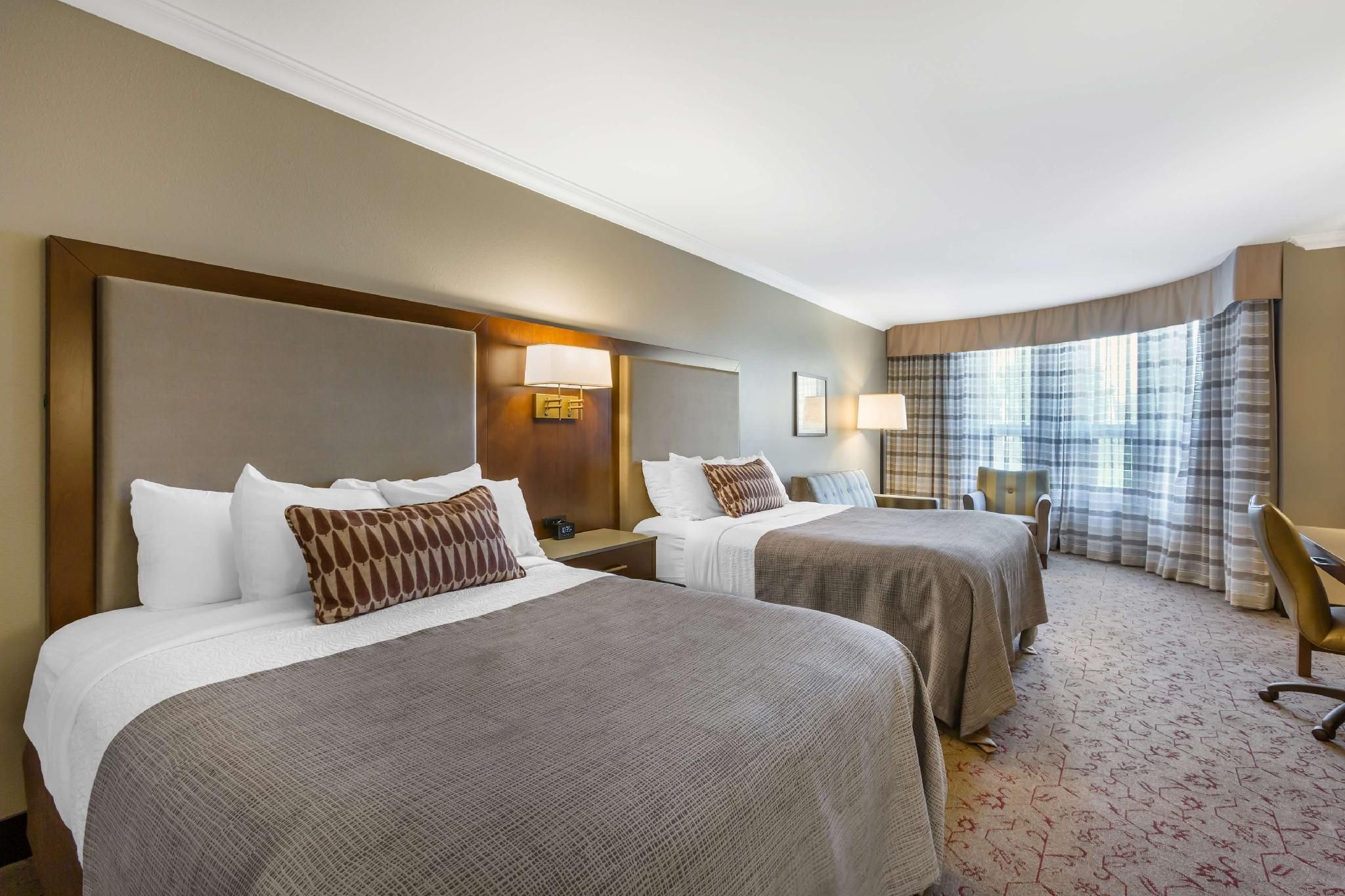 Accessibility - 2 Queen Beds, Roll-in Shower, Nonsmoking