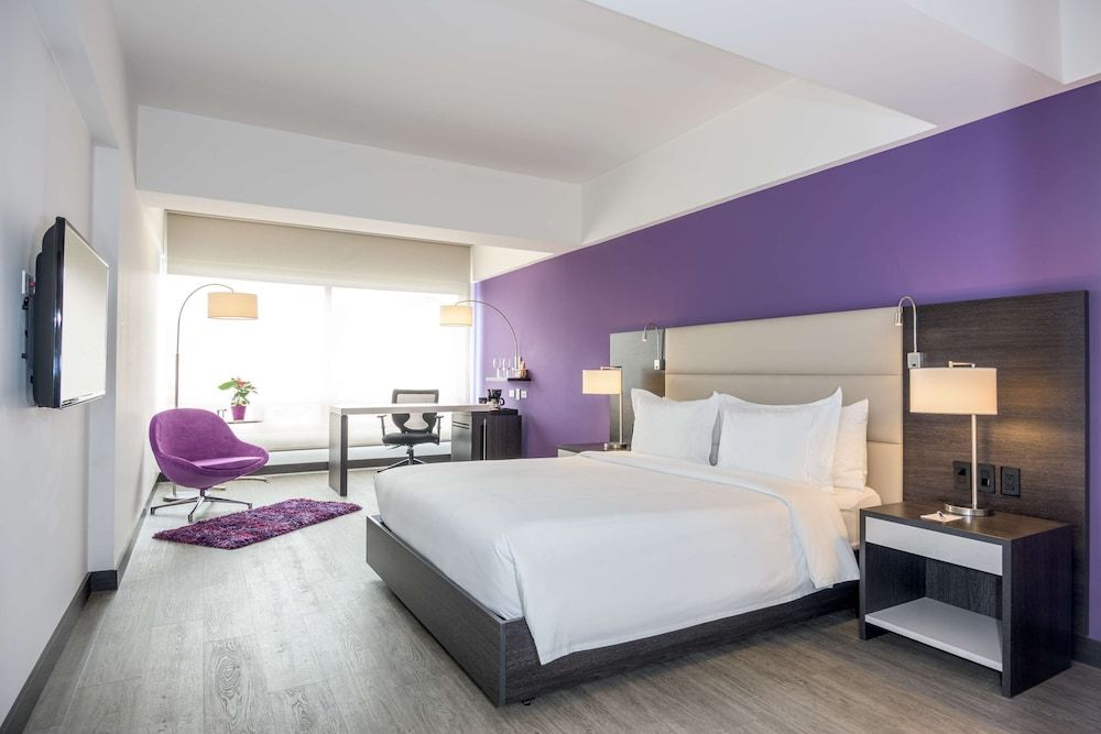 NH Bogotá Urban 26 Royal Standard Room (Extra Bed 3 Adults) 2