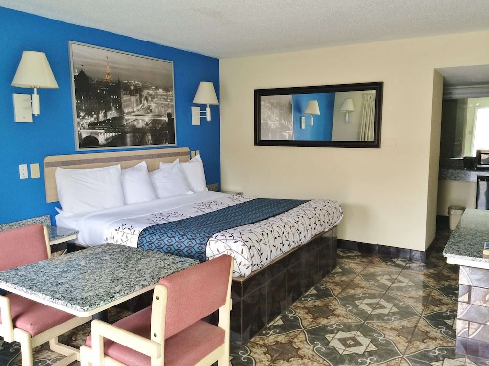 Room, 1 King Bed, Non Smoking
