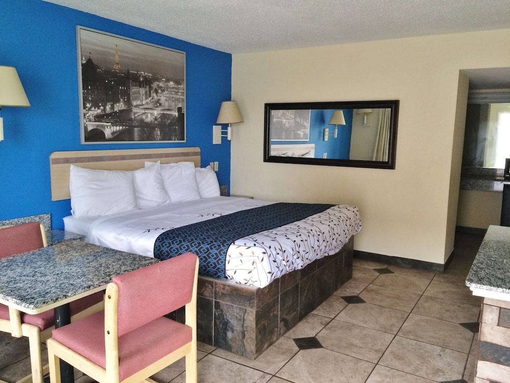 Room, 1 King Bed, Non Smoking