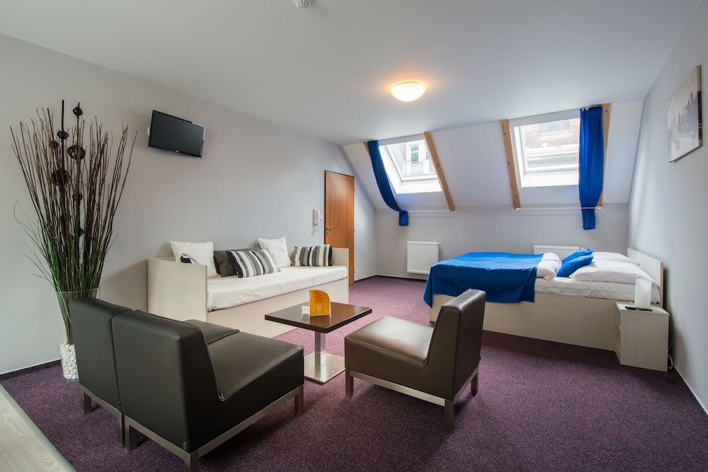 undefined Hotel Adeba 4