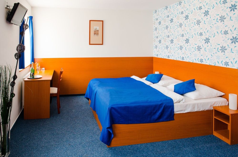 undefined Hotel Adeba 3