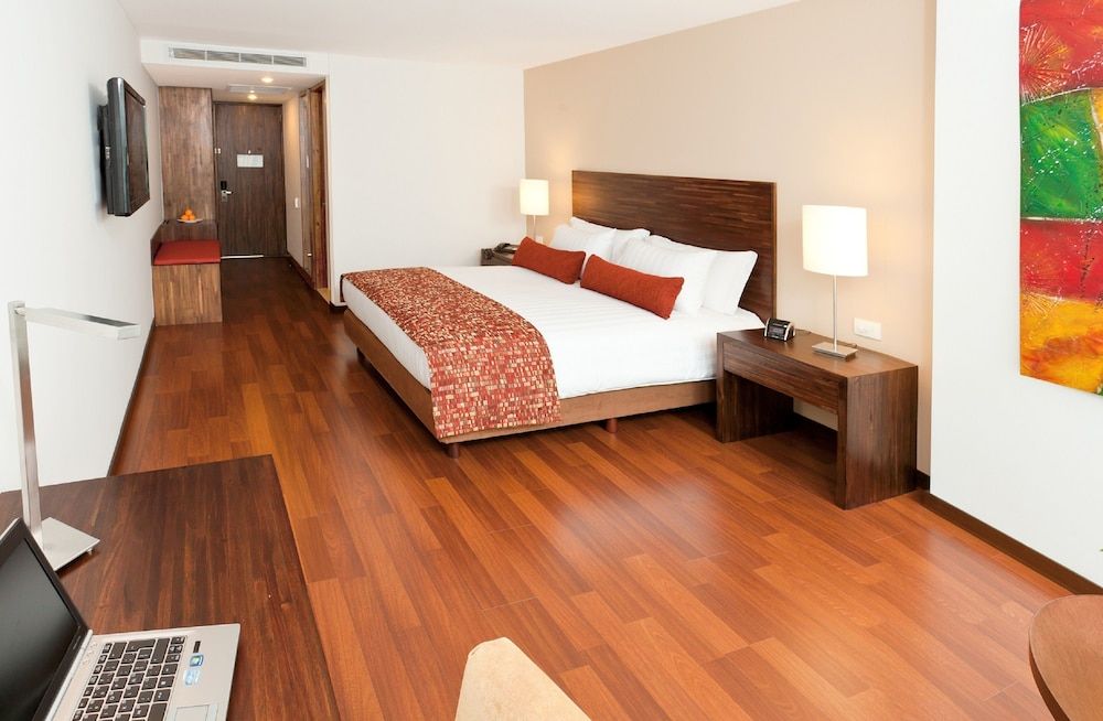 Room Service - Dining