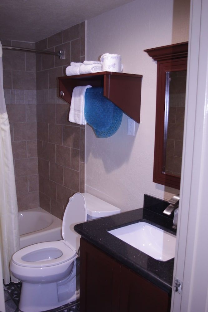 Americas Best Value Inn Port Aransas Room, 2 Double Beds, Non Smoking 3