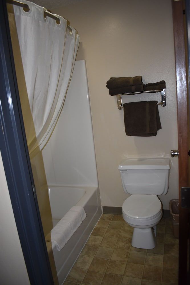 Heartland Hotel and Suites Double Room, 2 Double Beds