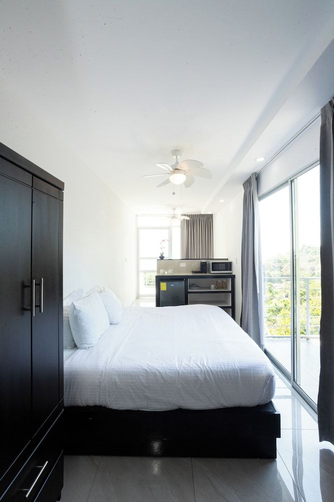 El Faro Containers Beach Hotel Panoramic Room, Bathtub, Ocean View 2