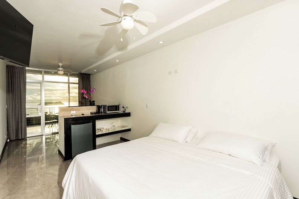 El Faro Containers Beach Hotel Panoramic Room, Ocean View 3