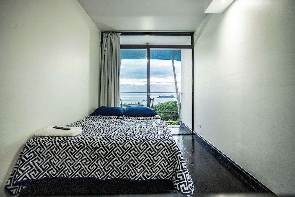 El Faro Containers Beach Hotel Superior Quadruple Room 5