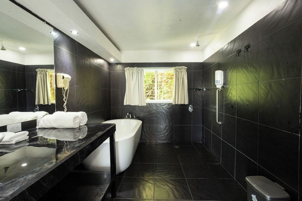 El Faro Containers Beach Hotel Panoramic Room, Bathtub, Ocean View 4