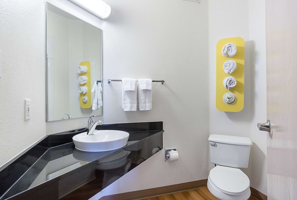 Motel 6 Page, AZ Room, 1 Queen Bed, Non Smoking 2