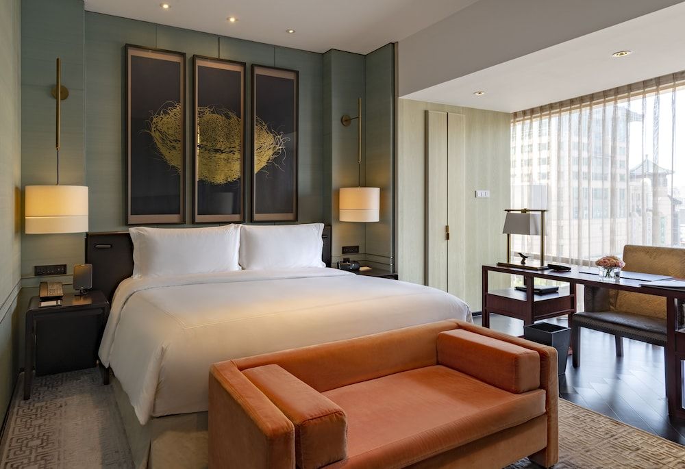 Waldorf Astoria Beijing Deluxe Room, 1 King Bed 2