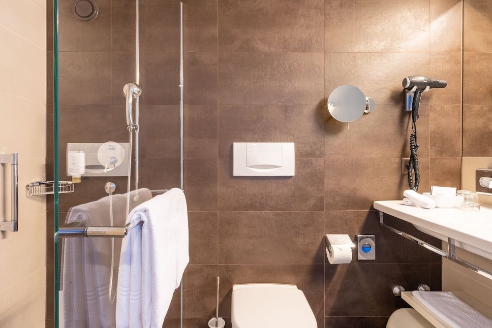 Hotel Continental Park DESIGN Twin Room 4