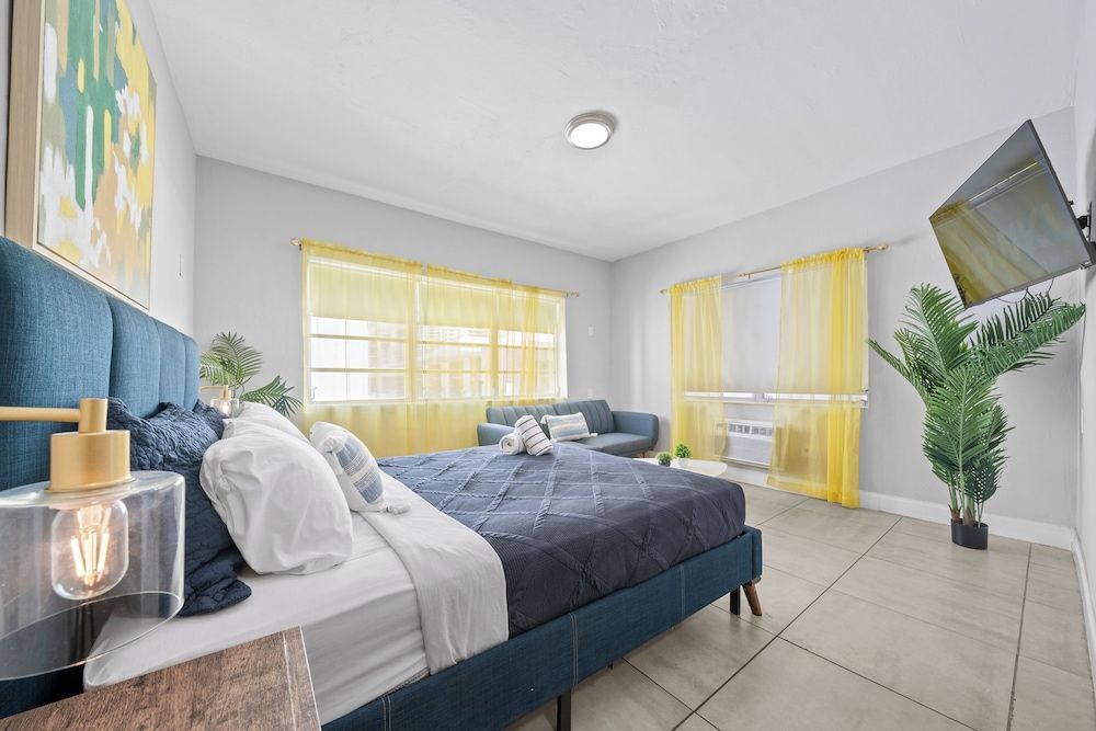 Miami International by Lowkl