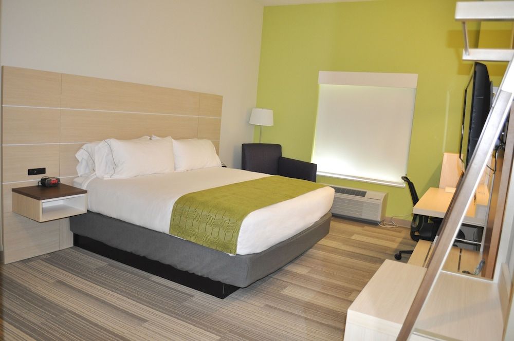 Standard Room, 1 King Bed (Leisure)