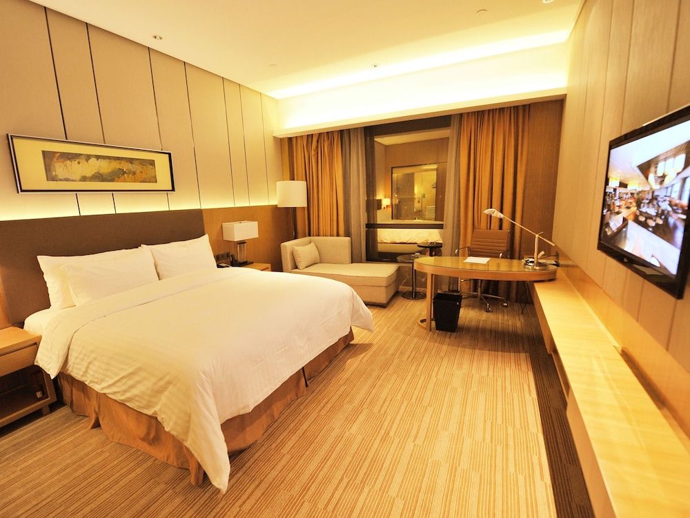 Superior Room, 1 King Bed, Accessible