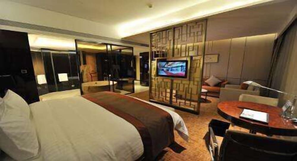 Club Suite, 1 King Bed, Non Smoking