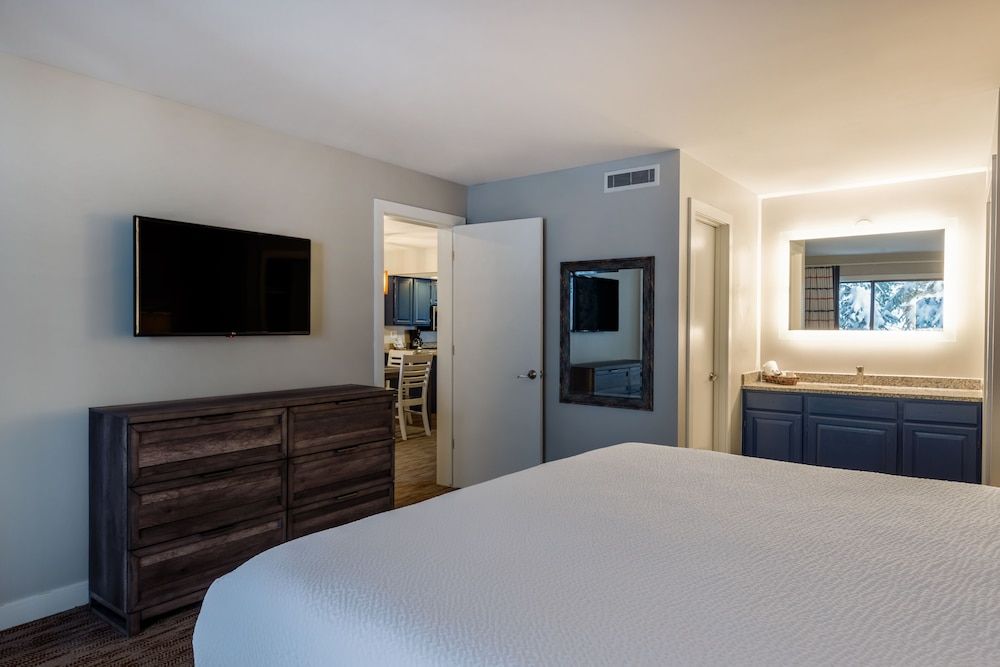 2 Bedroom Suite
