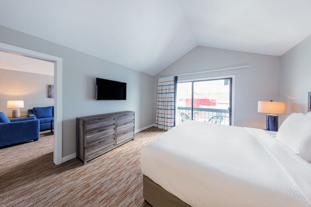 1 Bedroom Suite