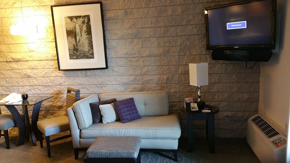 Palm Springs Tennis Club Studio 4