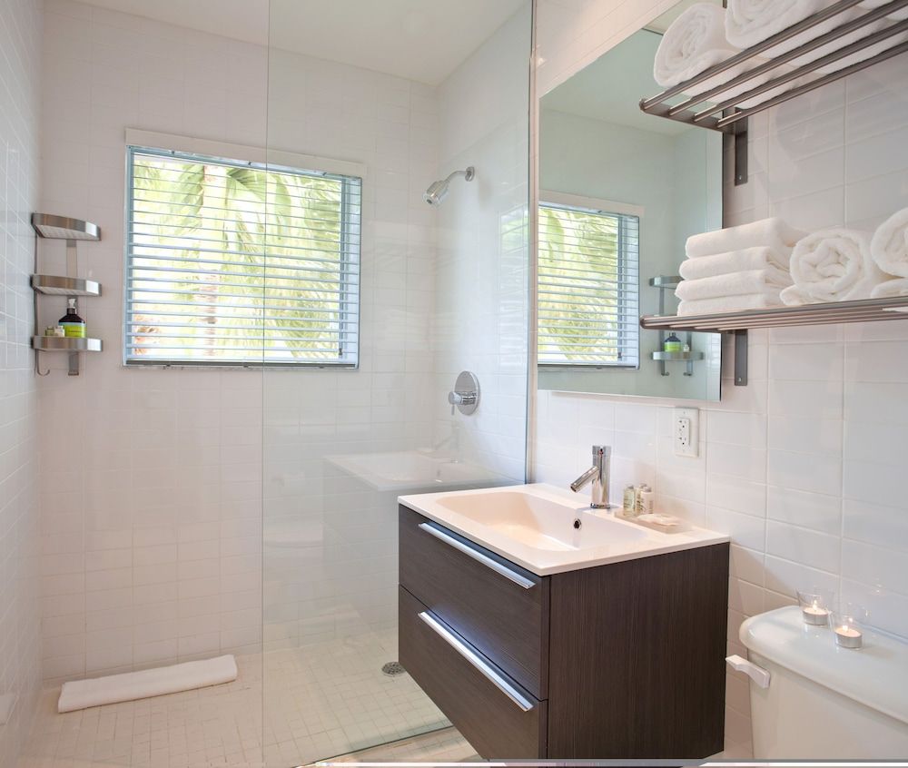 1818 Meridian House Apartments and Suites by Eskape Collection Design Studio, Kitchenette 4