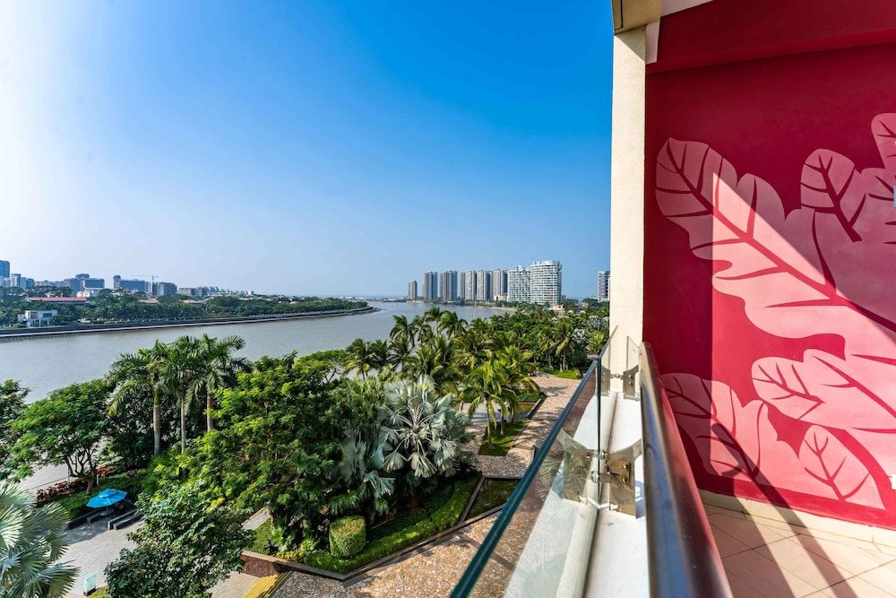 Pullman Haikou Junior Suite, 1 King Bed, Balcony, River View 2