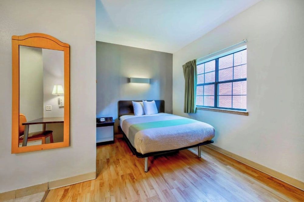 Room, 1 Queen Bed, Non Smoking, Kitchenette