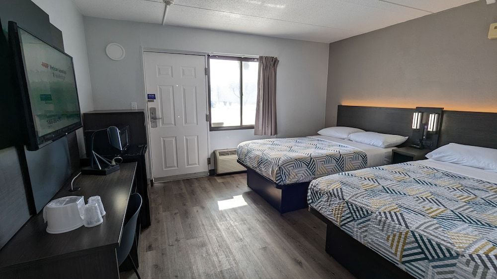 Motel 6 Leominster, MA Standard Room, 2 Double Beds, Accessible, Non Smoking 3