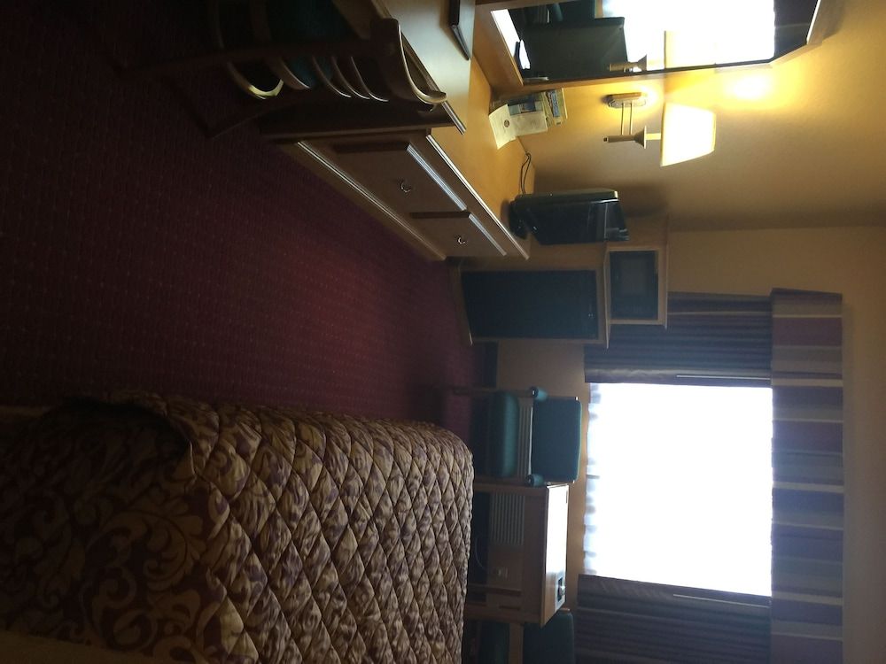 Parkfield Inn Standard Room 5