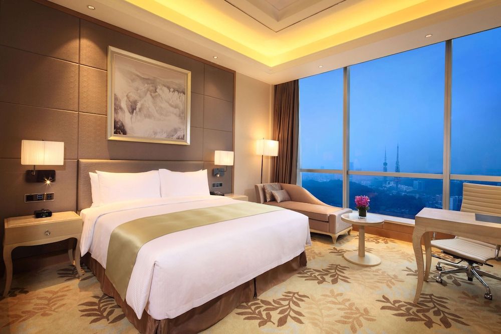 undefined DoubleTree by Hilton Guangzhou-Free Shuttle Bus to Canton Fair Complex & Overseas Buyer Registration Services during Canton Fair Period 2