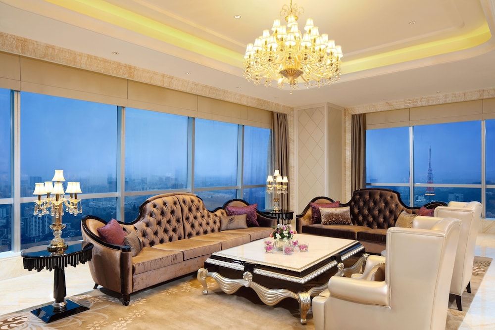 undefined DoubleTree by Hilton Guangzhou-Free Shuttle Bus to Canton Fair Complex & Overseas Buyer Registration Services during Canton Fair Period 3