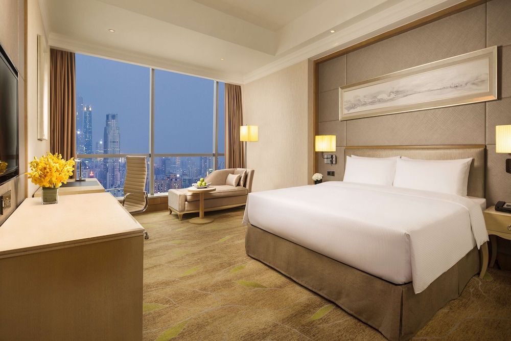 DoubleTree by Hilton Guangzhou-Free Shuttle Bus to Canton Fair Complex & Overseas Buyer Registration Services during Canton Fair Period Basic Room, 1 King Bed (Guest)