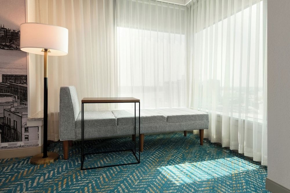 Fort Pontchartrain Detroit, a Wyndham Hotel Deluxe Room, 2 Double Beds, Non Smoking 7