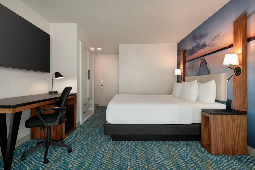 undefined Fort Pontchartrain Detroit, a Wyndham Hotel 6