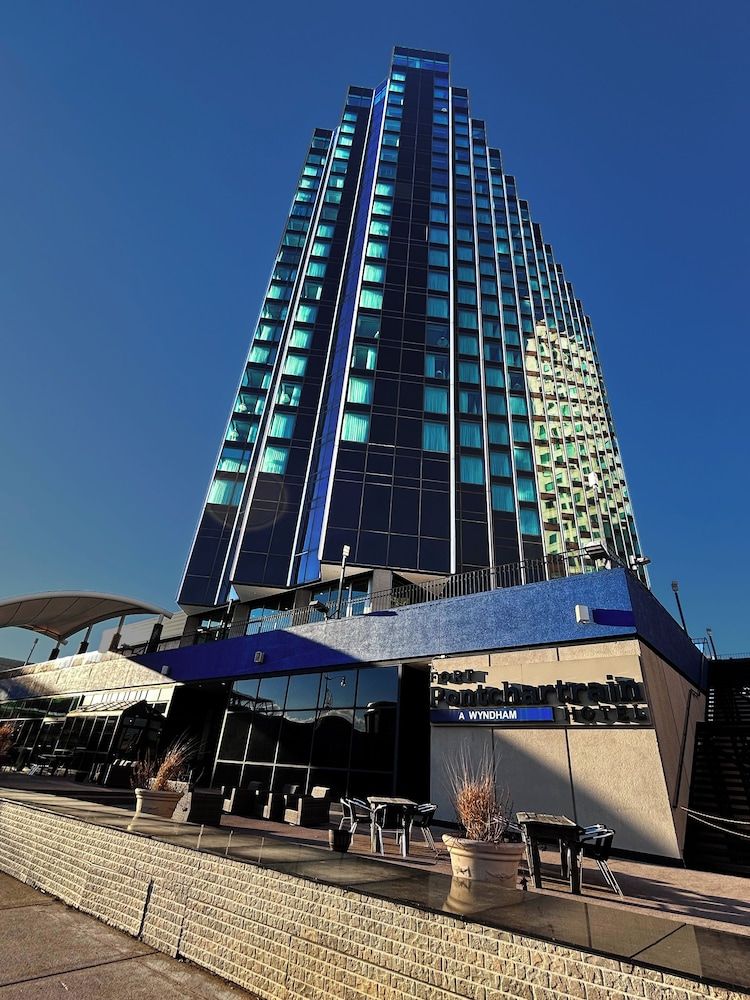 undefined Fort Pontchartrain Detroit, a Wyndham Hotel 2