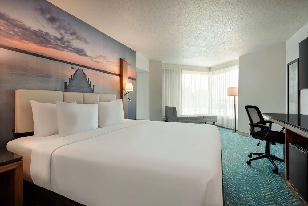 undefined Fort Pontchartrain Detroit, a Wyndham Hotel 10