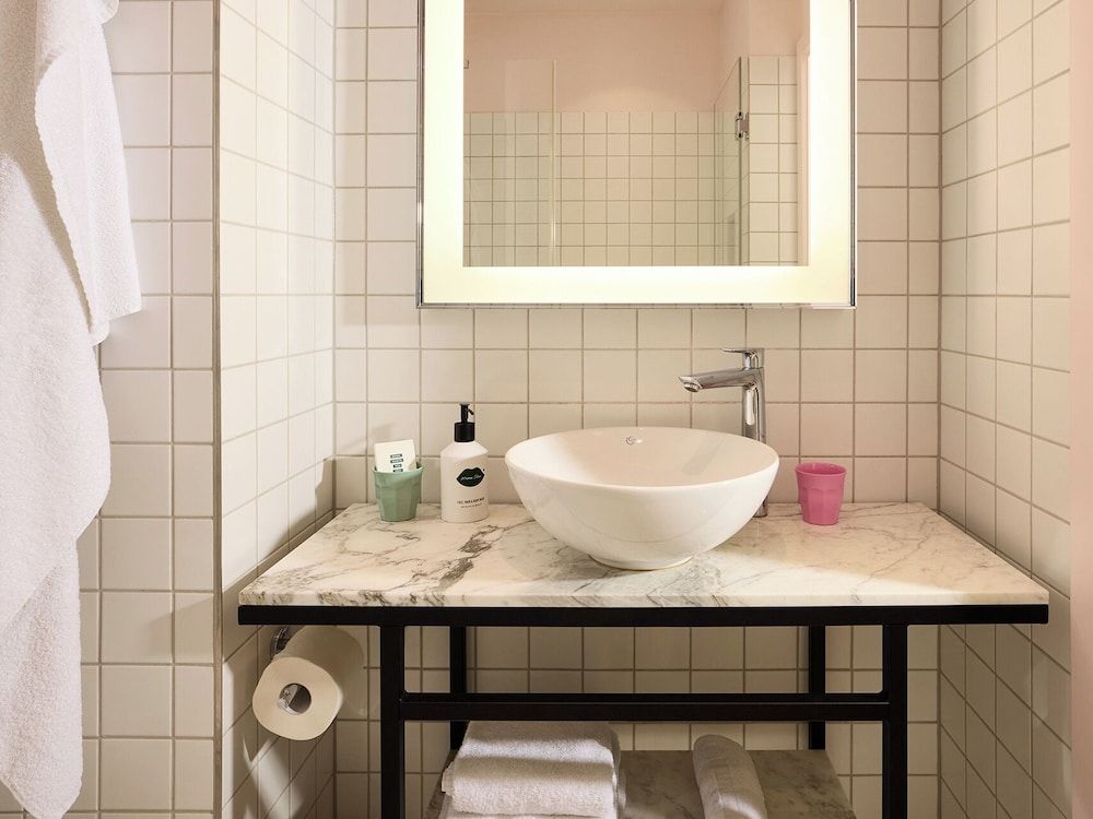 Mama Shelter Prague Room, 1 King Bed (Medium Mama) 4