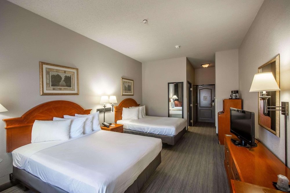 Room, 2 Queen Beds, Accessible, Non Smoking