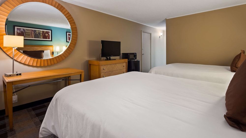 Standard Room, 2 Double Beds, Accessible, Bathtub