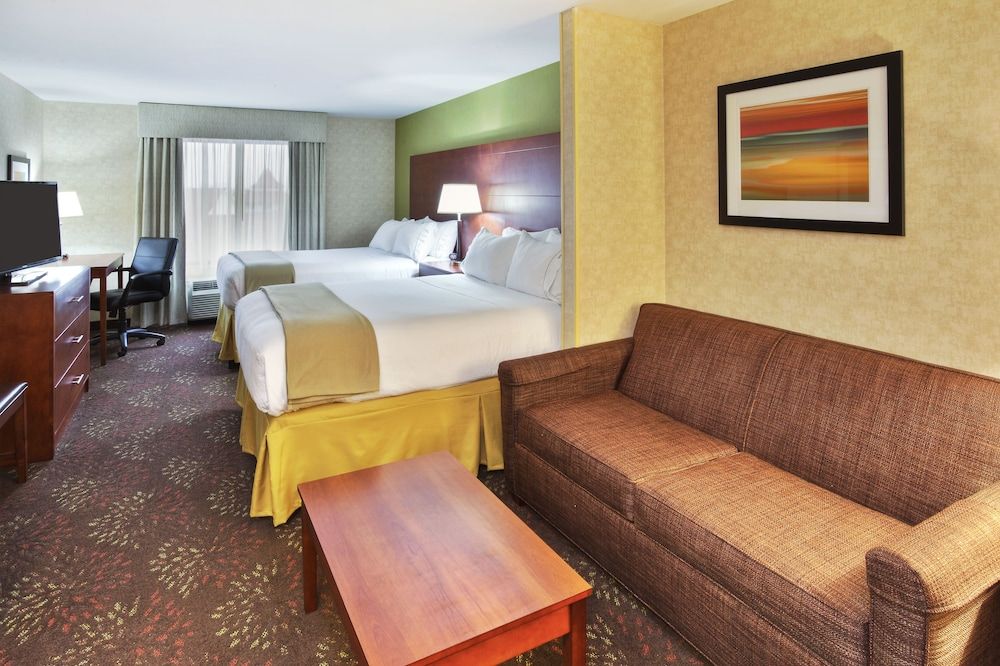 Suite, Multiple Beds