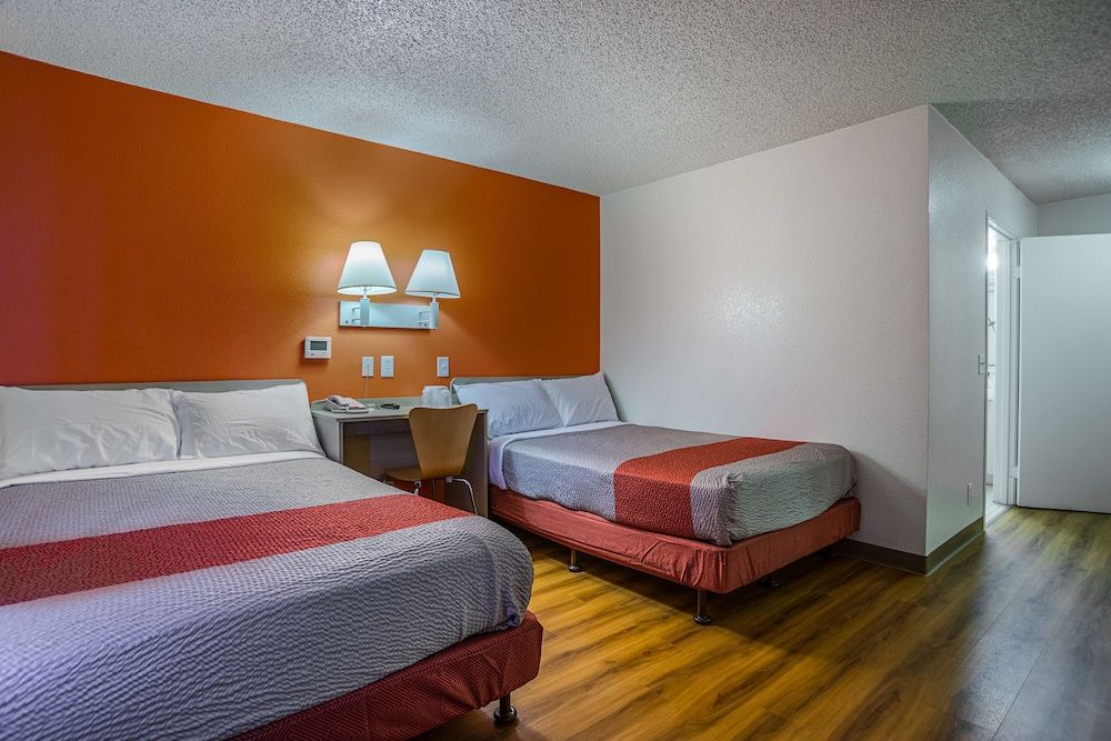 Standard Room, 2 Double Beds, Non Smoking