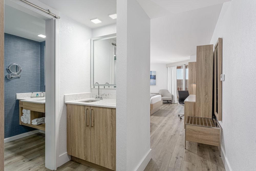 Perdido Beach Resort Beach View King 6