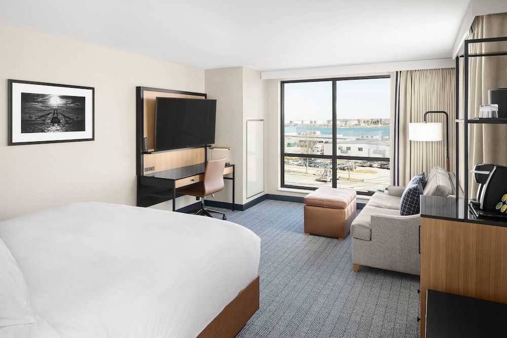 Room, 1 King Bed with Sofa bed, Harbor View (Hearing Accessible)