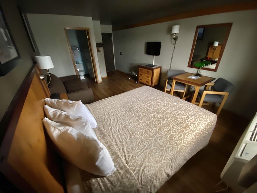 Rocker Inn Basic Room, 1 Queen Bed 6