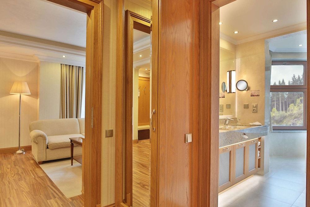 Retro Riverside Wellness Resort Deluxe Suite, Balcony, River View 12
