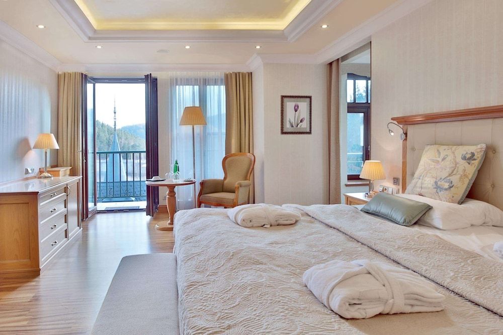 Retro Riverside Wellness Resort Grand Suite, 2 Bedrooms, Balcony, River View