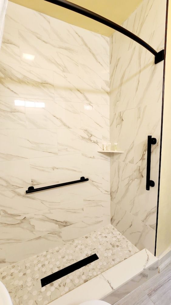 Santa Paula Inn Room, 1 Queen Bed 8