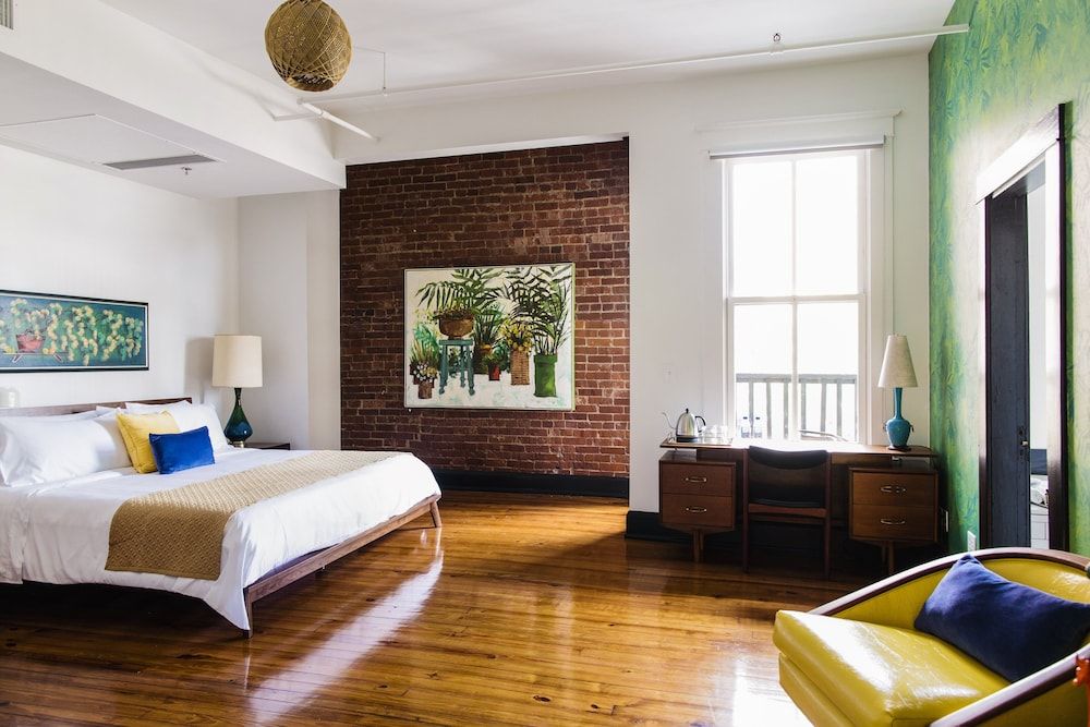 Suite, 1 King Bed, Balcony, City View (The Tropicana)
