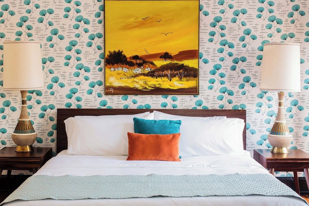 Suite, 1 King Bed, Balcony (The Dandelion)